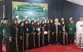 Sholawat Menggema di Kediaman Abdul Syukur Boya dalam Peringatan Maulid Nabi di Depok