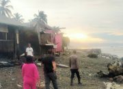 Polsek Kota Agung Identifikasi Kerusakan Rumah Pasca Terjangan Ombak