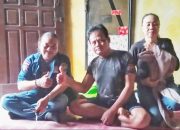 Wujud Kepedulian Sesama Anggota, Pengurus AWPI DPC Bojonegoro Jenguk Rekan yang Sedang Sakit