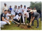 HUT Ke-27 Tahun 2026, Pemerintah Kabupaten Lampung Timur Melakukan Penanaman Pohon yang Dipusatkan di Rest Area Desa Labuhan Ratu VI, Kecamatan Labuhan Ratu