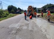 Dinas PUPR Tubaba Mulai Lakukan Penanganan Sementara Jalan Yang  Rusak