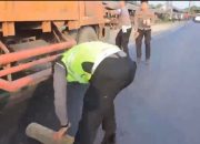 Aksi Heroik Anggota Polres Tulang Bawang Selamatkan Sopir Dari Kecelakaan Fatal