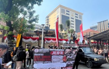 AKSI DEMONSTRASI JILID III DI DEPAN MABES POLRI DAN KEMENTERIAN PERTAHANAN RI