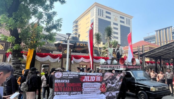 AKSI DEMONSTRASI JILID III DI DEPAN MABES POLRI DAN KEMENTERIAN PERTAHANAN RI