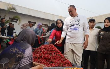 Tinjau Pasar Tumpah di Rooftop Pasar Baru, Tri Adhianto: Fasilitas Kanopi, Eskalator hingga Lift Barang Disiapkan Bertahap