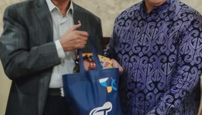 OT Group melalui program OT Peduli, menyerahkan bantuan kemanusiaan kepada Pemerintah Republik Indonesia, untuk membantu pemulihan para korban gempa bumi berkekuatan magnitudo 7,7 di Nusa Tenggara Timur (NTT)v
