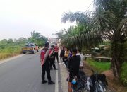 Strong Point Sore, Polsek Penawartama Hadir di Tengah Masyarakat, Pastikan Situasi Tetap Aman dan Kondusif