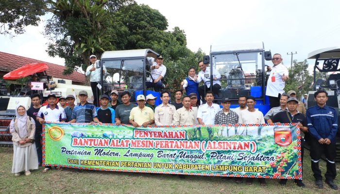 14 Bantuan Alsintan Diserahkan, Bupati Lampung Barat Ingatkan Jangan Jadi Pajangan.