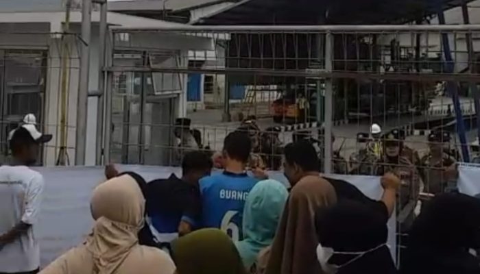 Warga Tuntut TKBM Bongkar Muat PT LDC Diambil dari Masyarakat